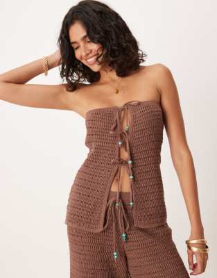 ASOS DESIGN - Strickoberteil in Braun mit türkisen Perlen