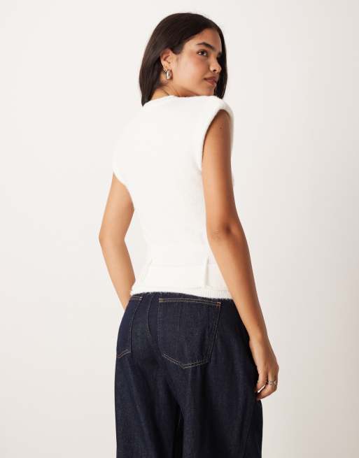 ASOS DESIGN – Strickoberteil in Ecru mit Gürtel und Wollanteil, 4 von 4