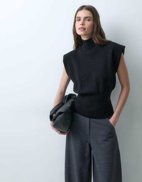 ASOS DESIGN Strickoberteil mit hohem Kragen und Schulterpolstern in Schwarz - view 1