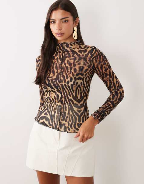 ASOS DESIGN Strickoptik-Oberteil mit langen Ärmeln und Nahtdetails im Leopardenmuster - view 1