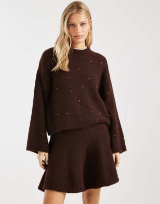 ASOS DESIGN - Strickpullover in Braun mit Wollanteil, weiten Ärmeln und Cluster-Verzierung-Brown