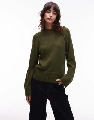 ASOS DESIGN - Strickpullover in Khaki mit Rundhalsausschnitt und Raglanärmeln-Grün