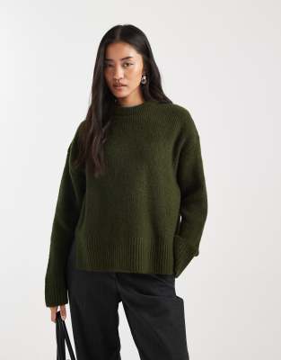 ASOS DESIGN - Strickpullover in Khaki mit Rundhalsausschnitt und Stufensaum-Grün