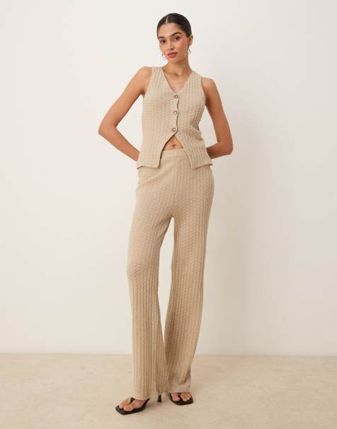 ASOS DESIGN – Strickset in Steinbeige mit ärmelloser Weste und Hose - view 1