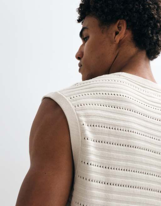 ASOS DESIGN strikket afslappet tekstureret ribbet vest i råhvid, 4 af 9