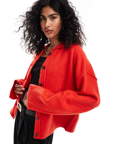 ASOS DESIGN - Strikket cardigan med skjortekrave og syningsdetaljer i rød - view 1