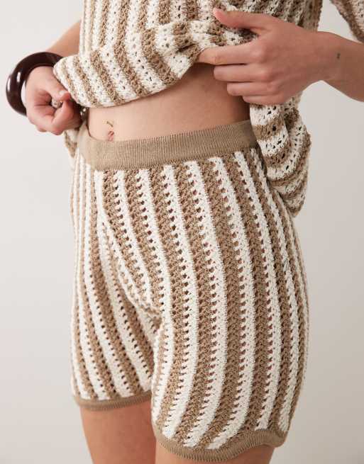 ASOS DESIGN strikket crochet-microshorts-sæt i brun stribe, 2 af 5