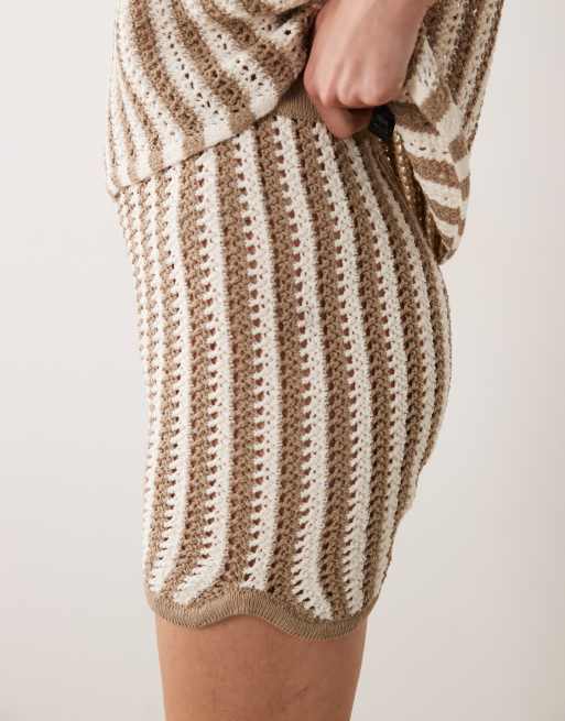 ASOS DESIGN strikket crochet-microshorts-sæt i brun stribe, 4 af 5