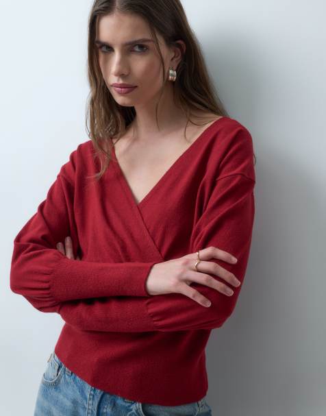 ASOS DESIGN strikket ribstrikket striktrøje med slå om-effekt i taljen i rød - view 1
