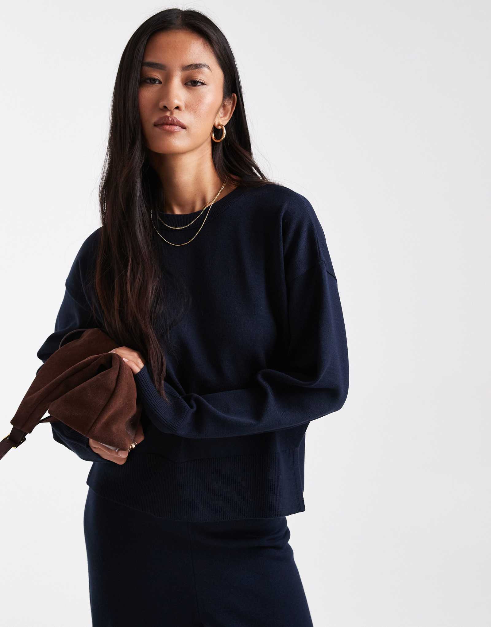 Структурированный свитер с круглым вырезом и разрезом по бокам от ASOS DESIGN темно-синего цвета - часть комплекта