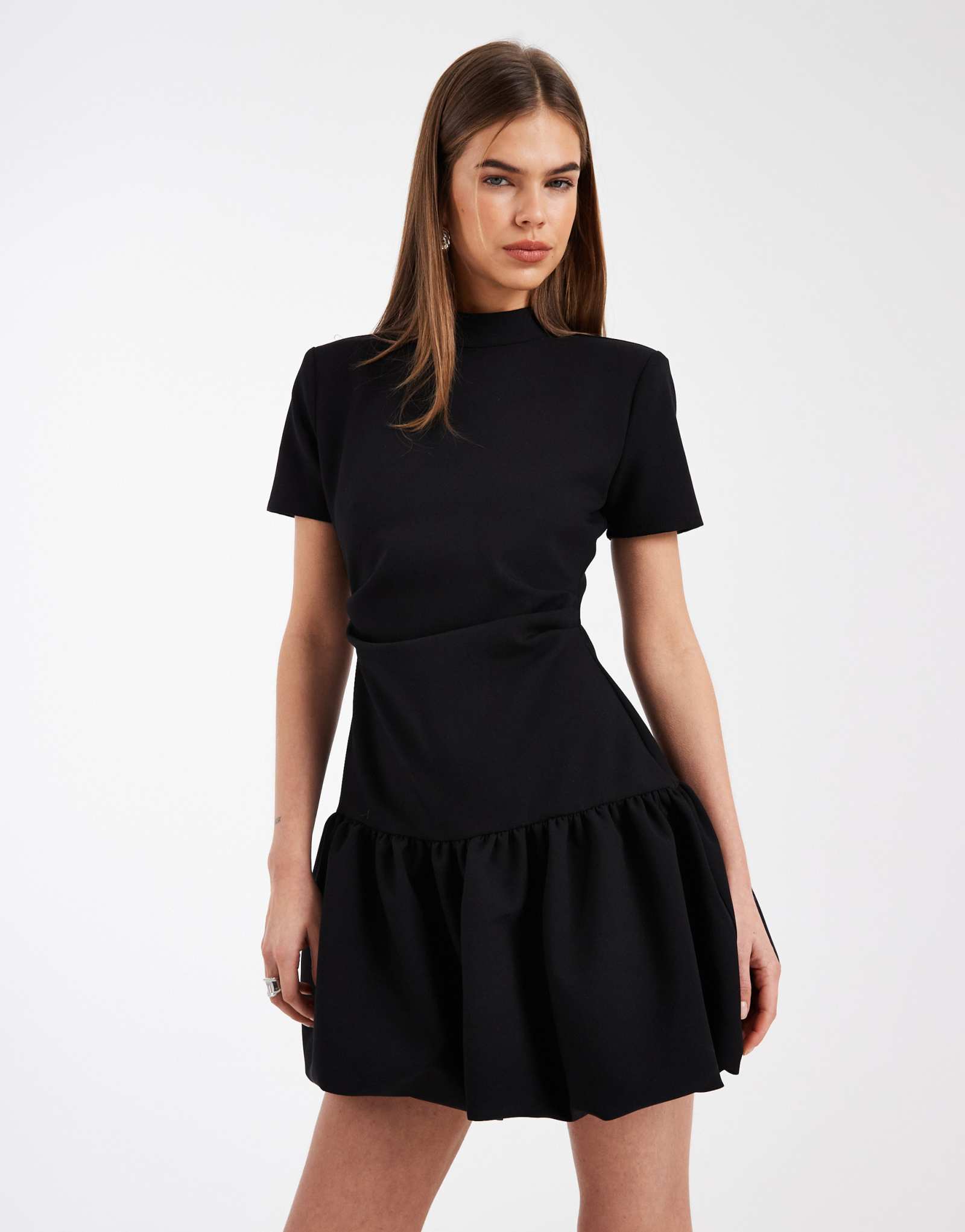 Мини-платье ASOS DESIGN со структурированным подолом в виде пузырьков черного цвета