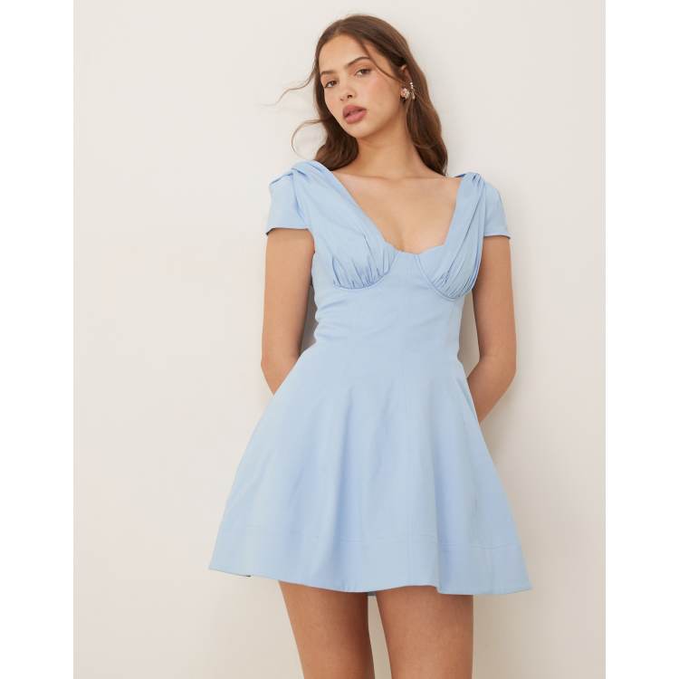 207808950-1-blue?$n_750w$&wid=