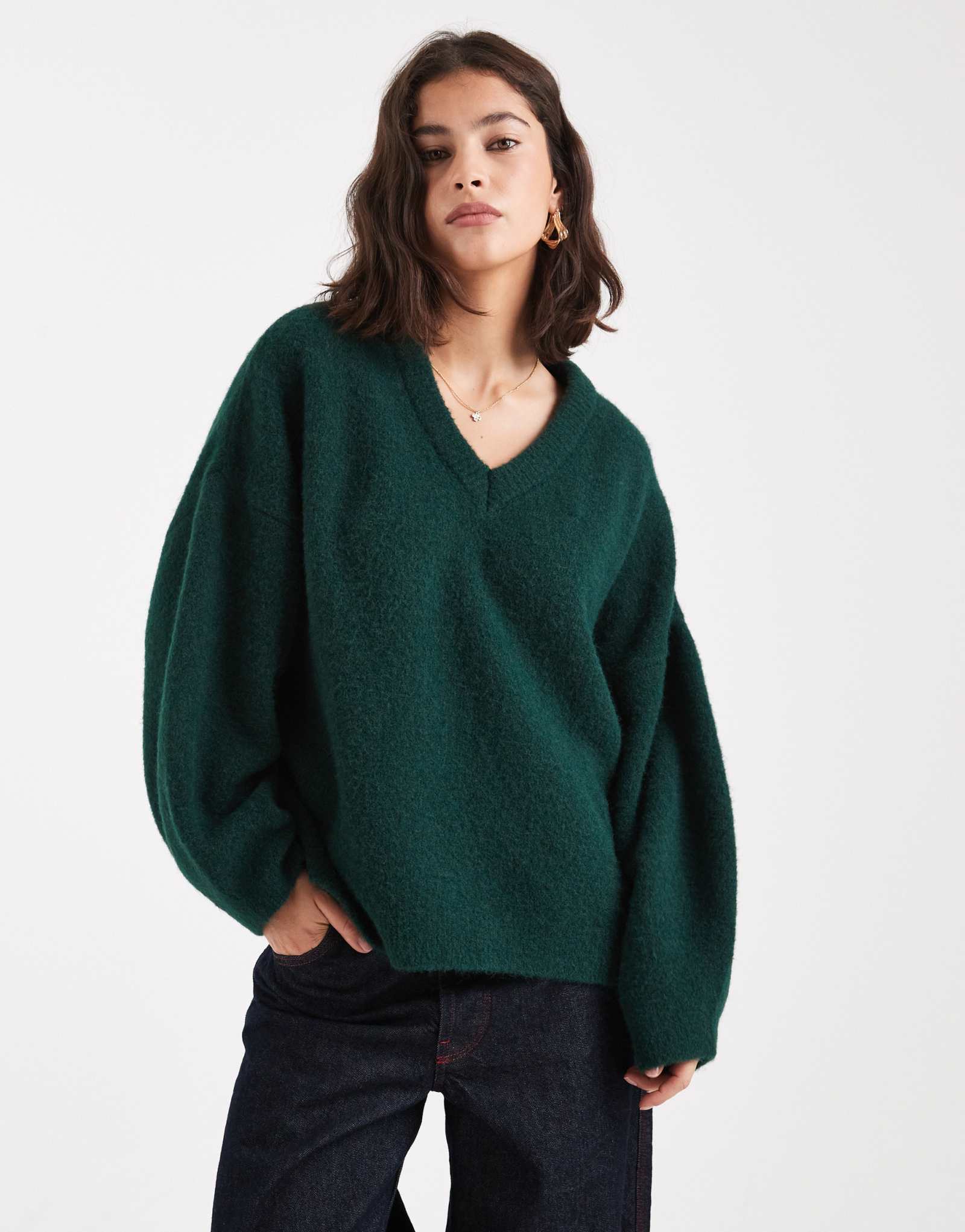 Структурированный пушистый свитер ASOS DESIGN с v-образным вырезом и рукавами-бананами
