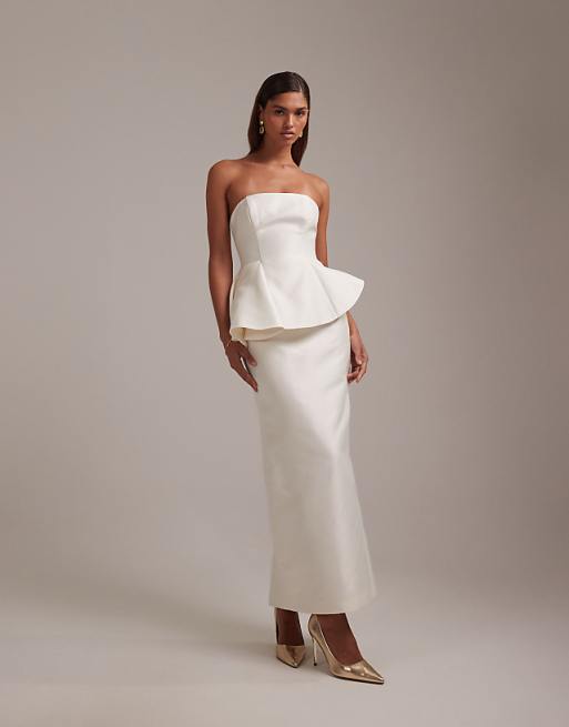 pencil skirt dress The Patrizia in Black Vintage Diva stopping silhouette The Pencil Skirt Trend. A