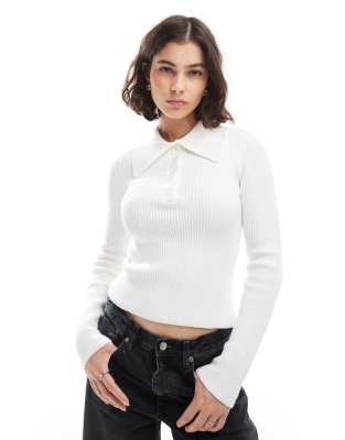 structured polo top in cream-White