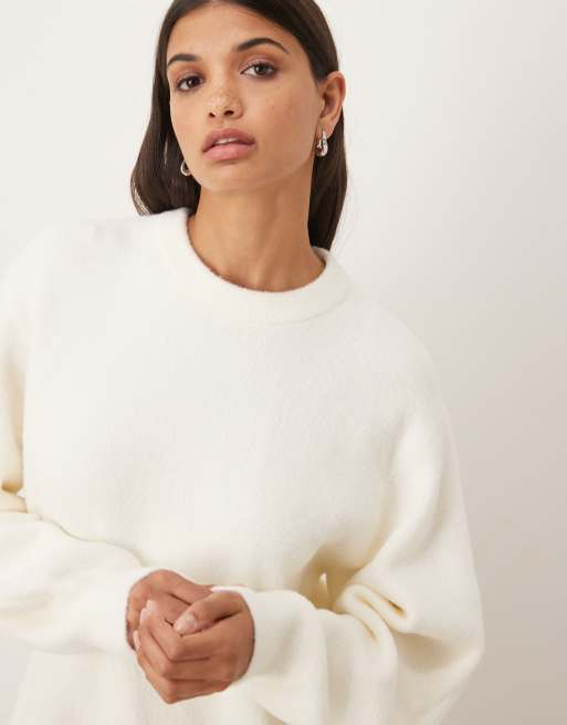 ASOS DESIGN structured soft touch longline waisted crew neck jumper in cream, 4 of 4