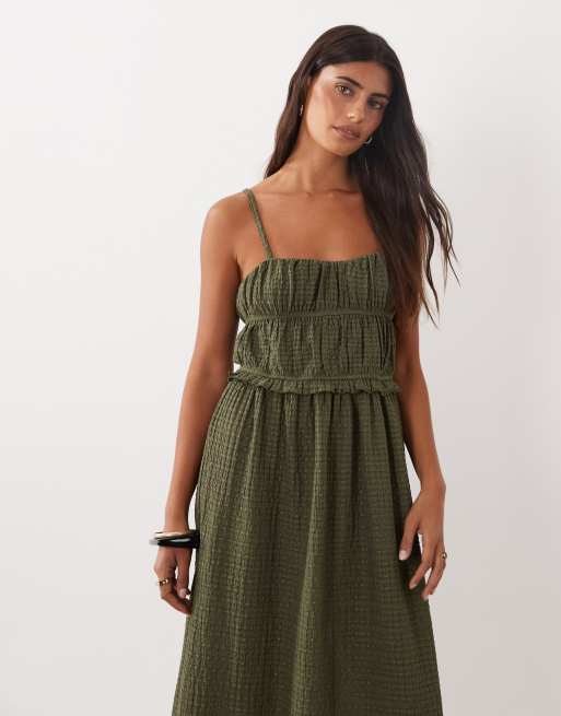 ASOS DESIGN strukturerad midiklänning i khaki, 3 av 4