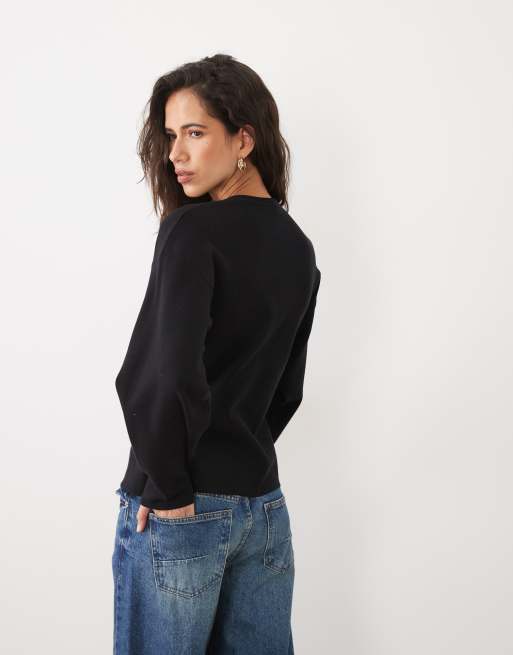 ASOS DESIGN struktureret cardigan med knapper i imiteret læder i sort, 4 af 4