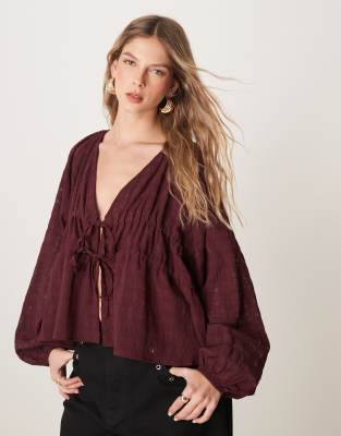 ASOS DESIGN - Strukturierte Bluse mit Schnürdetail und tiefem Ausschnitt-Lila