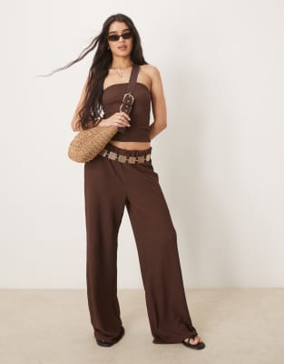ASOS DESIGN - Strukturierte Hose mit weitem Bein in Schokobraun, Kombiteil