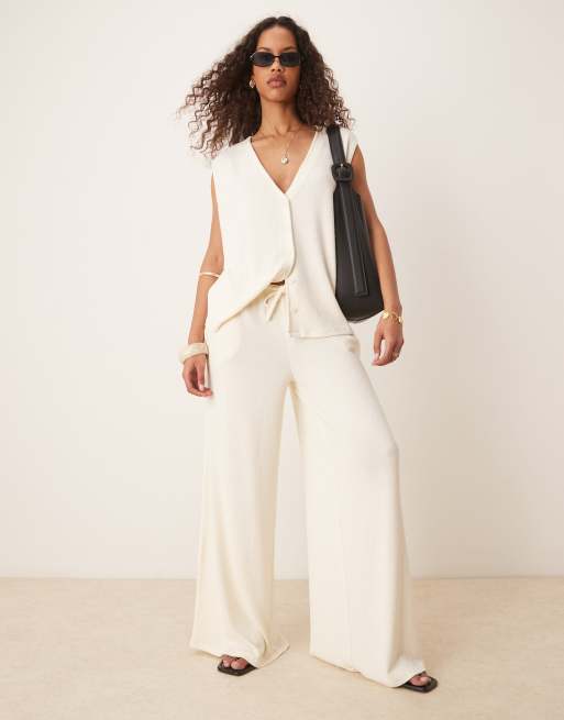 ASOS DESIGN – Strukturierte Oversize-Weste aus Strick in Creme