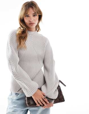 ASOS DESIGN - Strukturierter Strickpullover in Grau mit voluminösen Ärmeln und Rippenmuster