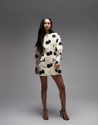 ASOS DESIGN - Strukturiertes Blazer-Minikleid mit Knopfleiste und Polka Dots-Bunt