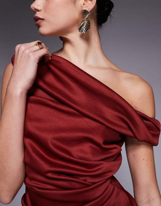 ASOS DESIGN – Strukturiertes Bodycon-Midikleid in Burgunderrot mit Carmen-Ausschnitt, 4 von 4