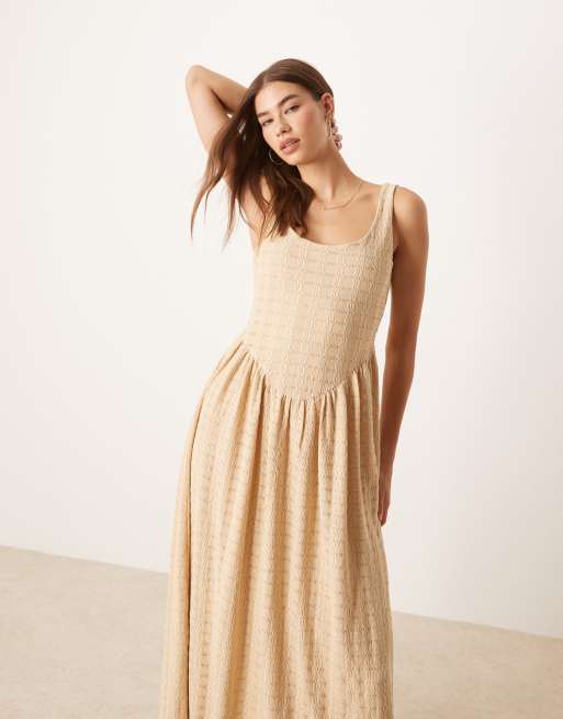 ASOS DESIGN – Strukturiertes Midikleid in Beige mit U-Ausschnitt und tief angesetzter Taille, 4 von 4