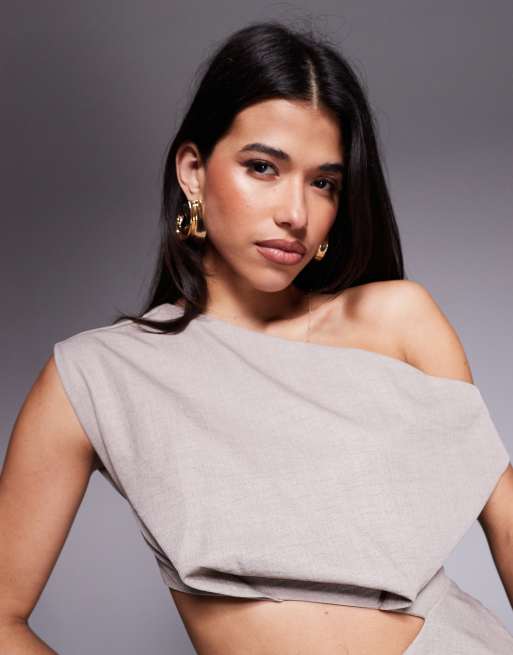 ASOS DESIGN – Strukturiertes Midikleid in Taupe mit zweiteiliger Optik und abfallender Schulterpartie, 3 von 4