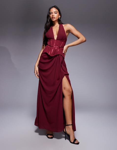 ASOS DESIGN – Strukturiertes Neckholder-Maxikleid in Rot mit Korsett-Detail - view 1