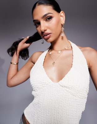 ASOS DESIGN - Strukturiertes Neckholder-Oberteil in Elfenbeinweiß