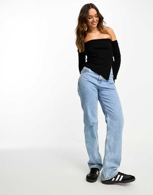 ASOS DESIGN – Strukturiertes Oberteil in Schwarz mit Carmen-Ausschnitt und asymmetrischem Saum, 3 von 4