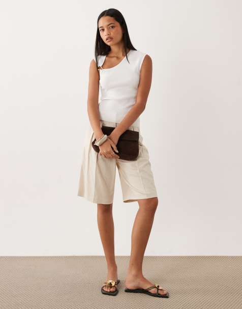 ASOS DESIGN – Strukturiertes Oberteil in Weiß mit Metalldetail - view 1