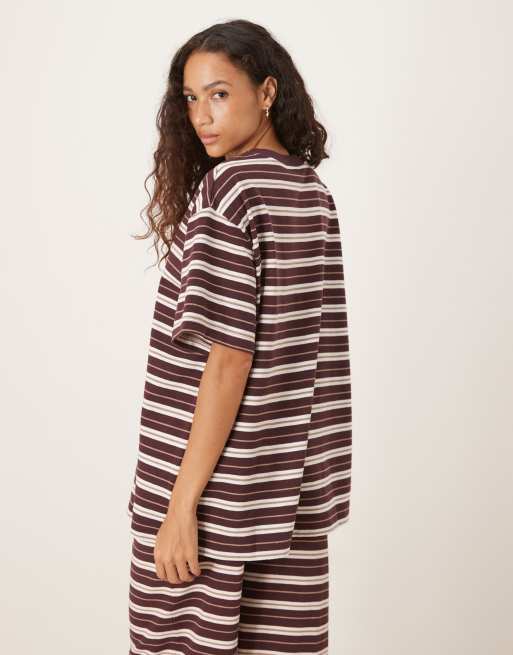 ASOS DESIGN – Strukturiertes Oversize-T-Shirt in Schokobraun mit Streifen, 3 von 4