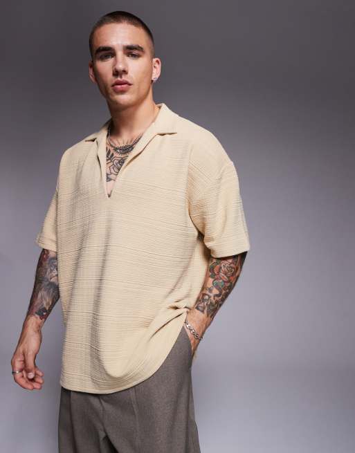 ASOS DESIGN – Strukturiertes Oversize-T-Shirt in Stein mit Reverskragen