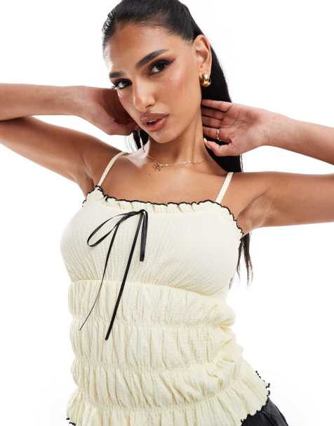 ASOS DESIGN – Strukturiertes Prärie-Camisole in Ecru mit farblich abgesetztem Babylock-Saum - view 1