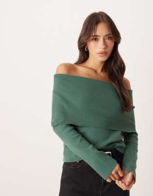 ASOS DESIGN - Strukturiertes Slim-Fit-Oberteil aus weichem Strick in Grün mit Carmen-Ausschnitt