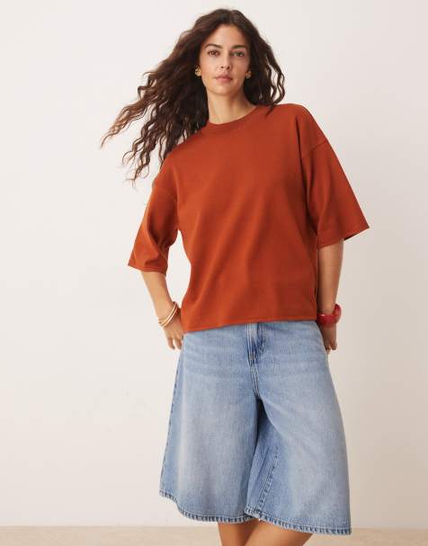 ASOS DESIGN – Strukturiertes Strick-T-Shirt in Rostrot - view 1