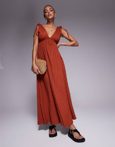 ASOS DESIGN – Strukturiertes Trapez-Midikleid in Rostrot mit tiefem V-Ausschnitt - view 1