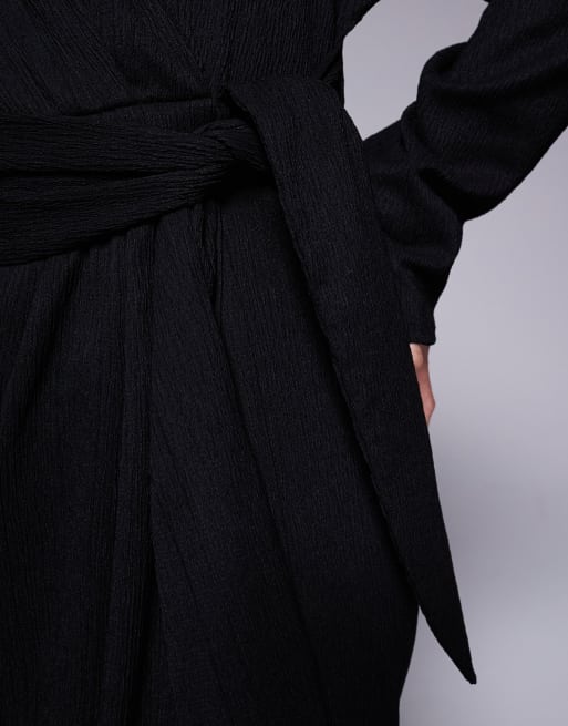 ASOS Design – Strukturiertes Wickel-Midikleid in Schwarz mit Taillenschnürung, 2 von 4