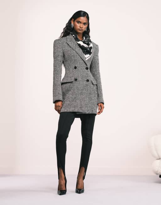 ASOS DESIGN – Strukturiertes, zweireihiges Blazer-Minikleid in Schwarz-Weiß mit Fischgrätmuster, 3 von 4