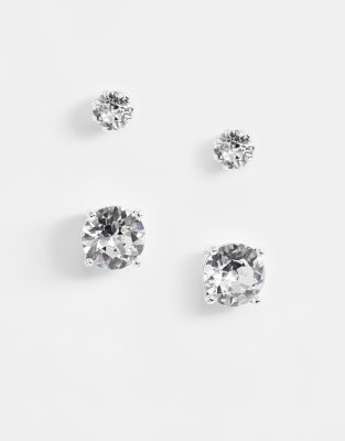 pack of stud earrings