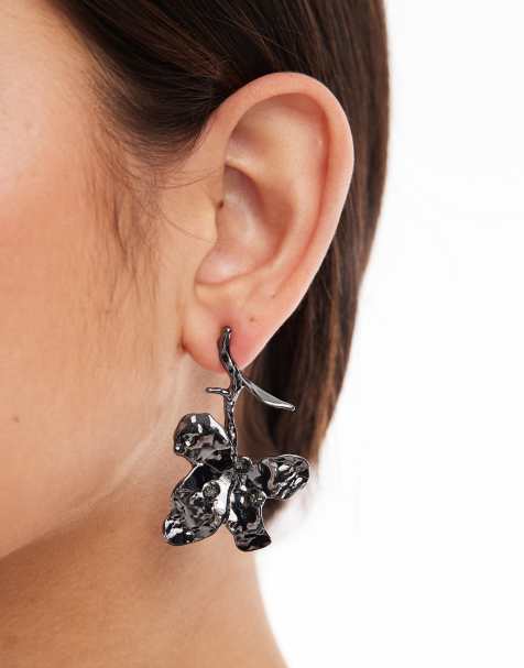ASOS DESIGN stud earrings abstract flower design in silver tone - view 1