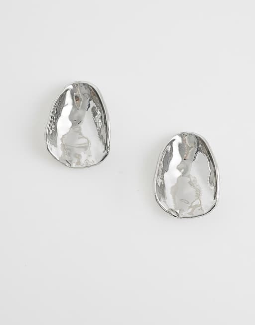 ASOS DESIGN stud earrings with curved oval design in hammered silver tone, 2 of 4