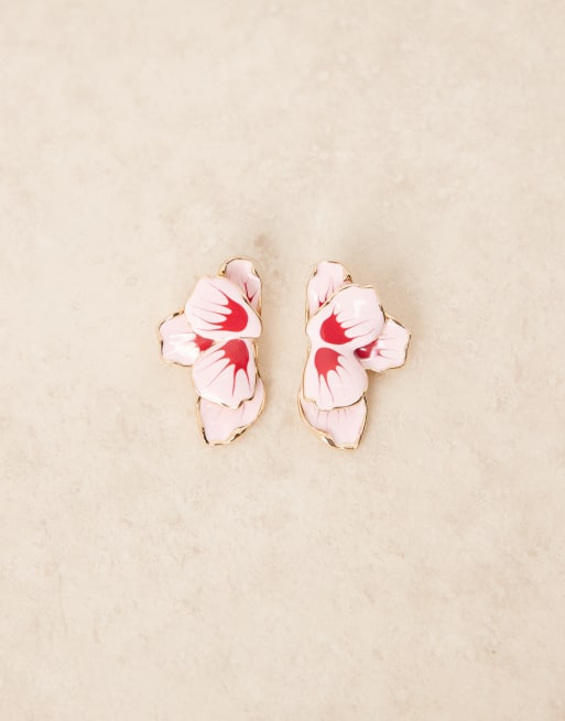ASOS DESIGN stud earrings with petal detail in pink, 2 of 3