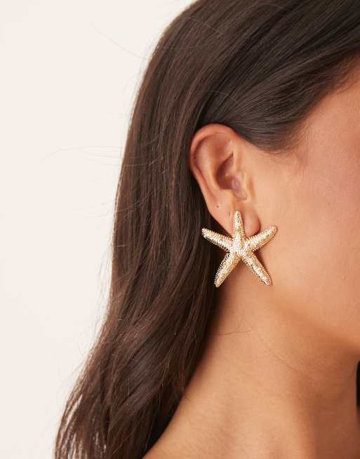 ASOS DESIGN stud earrings with starfish design with faux pearls in gold tone, 3 of 3