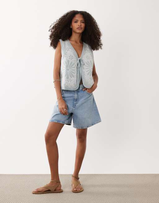 ASOS DESIGN - Støvet blå og quiltet vest i mesh med blomstermønster, 2 af 4