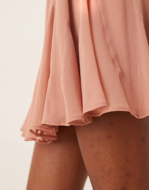 ASOS DESIGN - Støvet pink mininederdel med kileindsatser i chiffon, 4 af 5
