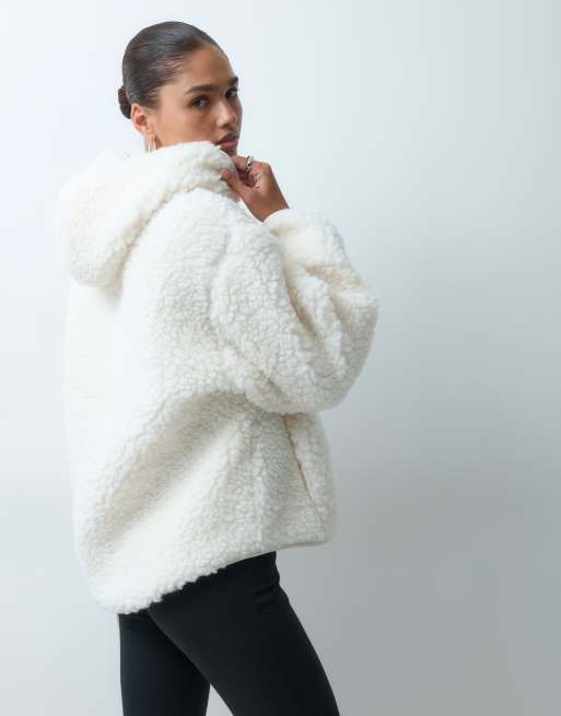 ASOS DESIGN sudadera con capucha de borreguito de pelo alto en crema, 3 de 4